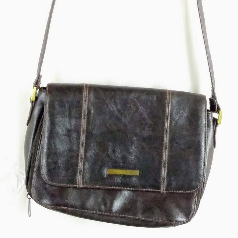 Shoulder Bag + Wallet in Perfect Condition ⭐️⭐️